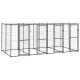 Ein großes, mehrteiliger Außen-Haustierkäfig aus schwarzem Metallgitter, mit mehreren Türen für den Zugang.