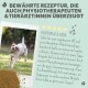 Ein verspielter Hund mit einem Ball im Mund, umgeben von Gras, neben einer positiven Bewertung eines Haustierprodukts für Gesundheitsprobleme.