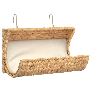 Geflochtener Haustier-Aufbewahrungskorb mit hängendem Design, in natürlicher Strohfarbe und mit weicher Stoffauskleidung.