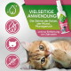 Orange-getigerte Katze neben Sprühflasche, Banner mit der Aufschrift 'VIELSEITIGE ANWENDUNG' und 'ZAHNREINIGER FÜR KATZEN'.