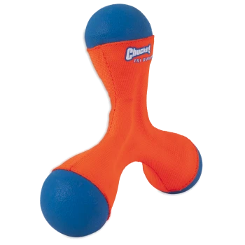 Orangen-blaues Chuckit! Tri-Bumper Hundespielzeug mit drei blauen Gummistücken und Stoffmitte.