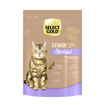 Verpackung für Katzenfutter mit einer getigerten Katze, beschriftet mit "SELECT GOLD SENIOR Sterilised", geeignet für Katzen über 9 Jahre, mit Huhn und Reis.