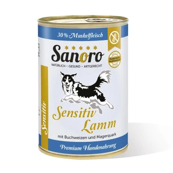 Dose Sanoro Hundefutter mit der Aufschrift "Sensitiv Lamm" und einer schwarz-weißen Hundillustration, mit "30% Muskelfleisch" und "Premium Hundenahrung."