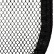Nahaufnahme eines schwarzen Netzstoffs mit hexagonalem Muster, mit einem dicken schwarzen Rand.