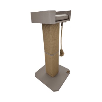 Katzenbaum mit einer weichen gepolsterten Liegefläche, einem mit Sisal umwickelten Kratzbaum und einem hängenden Spielzeug, entworfen für das Spielen und Ausruhen von Katzen.