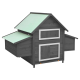 Ein stilvolles Holzhaustierhaus mit schrägem Dach, mit zwei Seitenöffnungen und einer Vorderseite, entworfen für kleine Tiere.