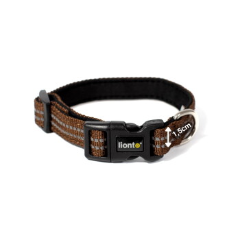Braunes verstellbares Nylon-Hundehalsband mit schwarzer Schnalle mit Aufdruck lionto, reflektierenden Streifen, Metall-D-Ring und sichtbarer Größenangabe 1,5 cm.