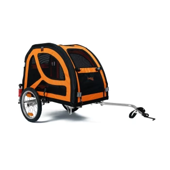 Ein schwarzer und orangefarbener Haustieranhänger mit Netzfenstern, entworfen für Hunde, mit einem stabilen Rad und Anhängerkupplung.