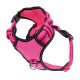 Rosa Hundegeschirr mit einem atmungsaktiven Mesh-Design, verstellbaren Riemen und einem metallischen D-Ring zur Leinenbefestigung.