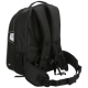 Schwarzer Haustiertrage-Rucksack mit gepolsterten Trägern und Netzseitentaschen, entworfen für den bequemen Transport kleiner Haustiere.
