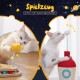 Zwei Katzen spielen mit federnden Spielzeugen auf einem Holzboden, darüber der Text „Spielzeug immer mehr Spielmöglichkeiten“.