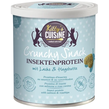 Lichtblauwe kan met het label 'Kitty's Cuisine' met een speelse katontwerp. Product: 'Crunchy Snack' met insectenproteïne, zalm en rozenbottels.