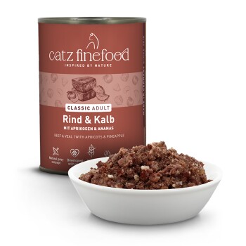 Puszka Catz Finefood Classic Adult Rind & Kalb (wołowina i cielęcina z morelami i ananasem) obok miski mokrej karmy dla kota