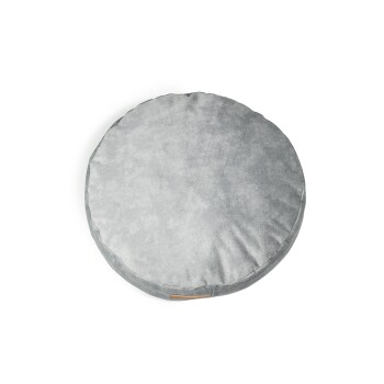 Rundes, plüschiges graues Haustierbett mit weicher Textur, von oben betrachtet, mit einem kleinen Etikett an der Seite.