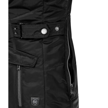 Schwarze isolierte Haustierjacke mit einem Gürtel, Druckknöpfen und Reißverschlusstaschen, mit einem "KNUFFELWUFFF"-Logo.