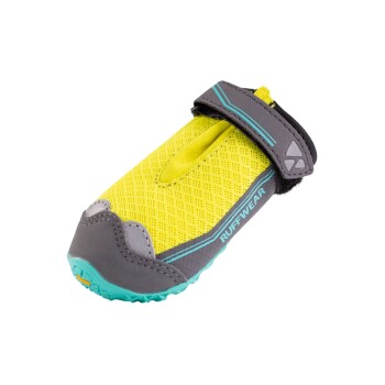 Ein leuchtend gelber Hundeschuh mit einem Mesh-Obermaterial und grauen Akzenten, mit dem Markennamen "RUFFWEAR" an der Seite.