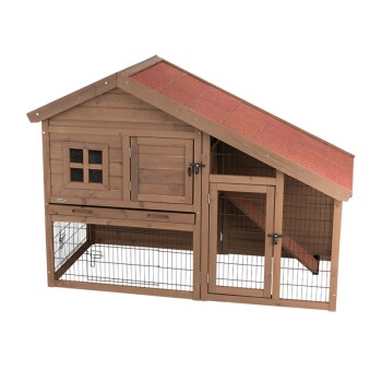 Kleintierstall Luzern mit Freilaufgehege